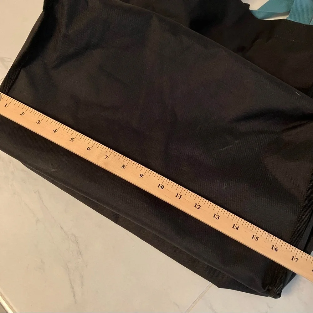 Pampered chef large carry all tote with 2 compartments. EUC! - Picture 5 of 7